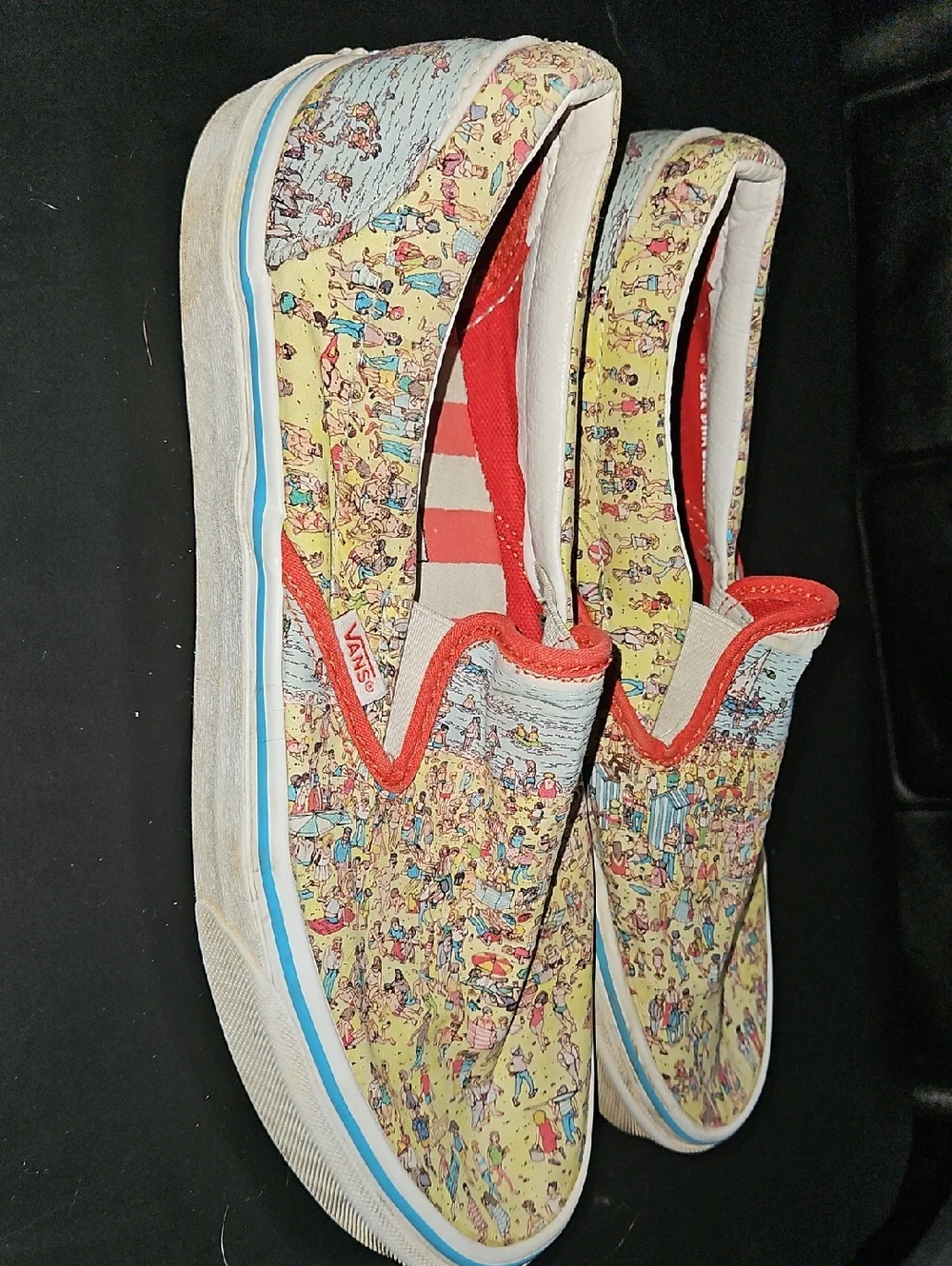 Vans Slip-On 'Where's Waldo' Print in Yellow & Red Size 9 Mens